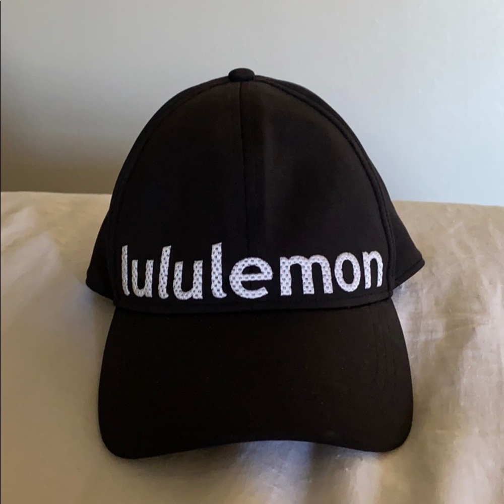 Women’s lululemon hat